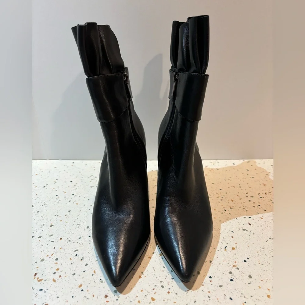 Emanuelle‎ Vee Soft Leather Ankle Boots